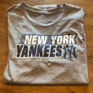 New York Yankees shirt